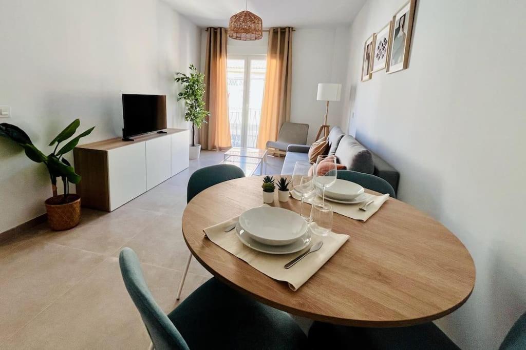 Lovely Apartment Close By City Center Málaga Exteriör bild